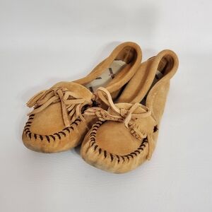 Minnetonka Tan Suede Moccasin Slip On Shoes Footwear Size 6.5